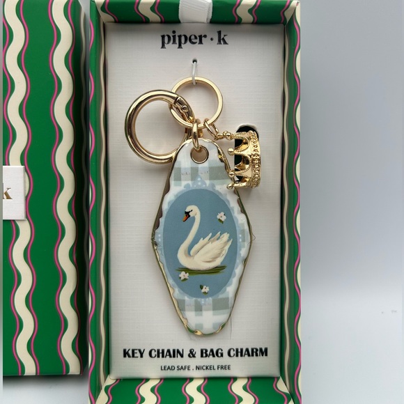 *New* Piper K Swan With Crown Key Chain & Bag Charm - Picture 2 of 6